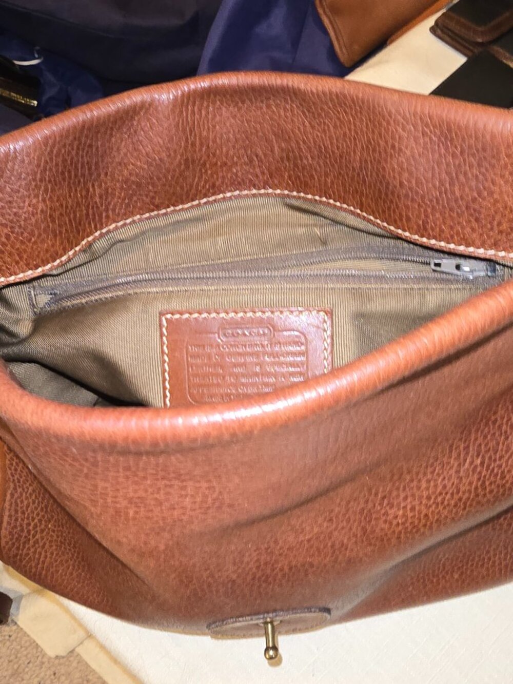 Vintage, rare Coach British tan Slouch crossbody - Picture 3 of 8